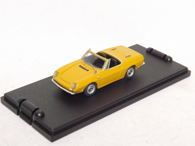 FIAT 850 Spider (yellow)