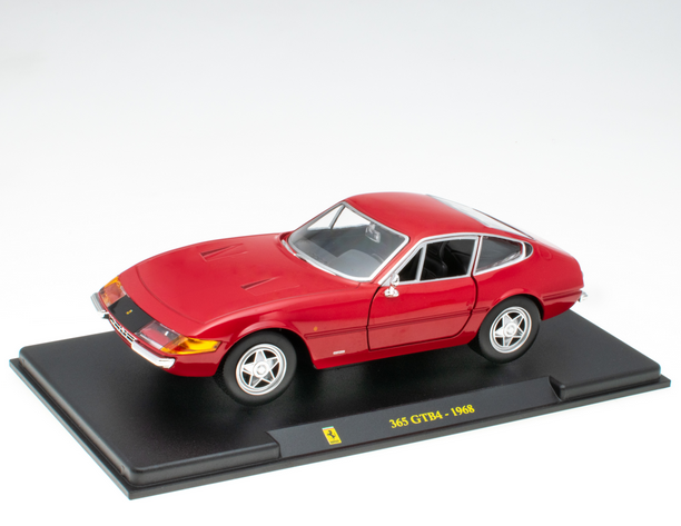 Ferrari 365 GTB4 1968 1:24