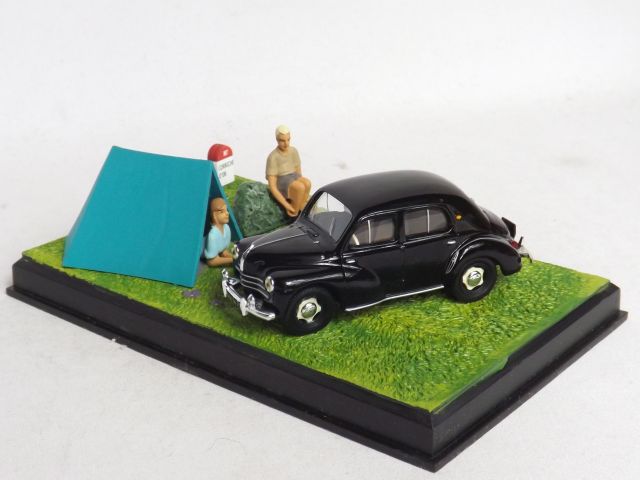 Renault 4CV Diorama Stan
