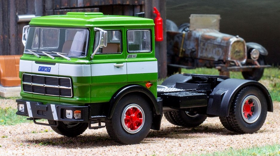 FIAT 619 N1 1980 GREEN/WHITE