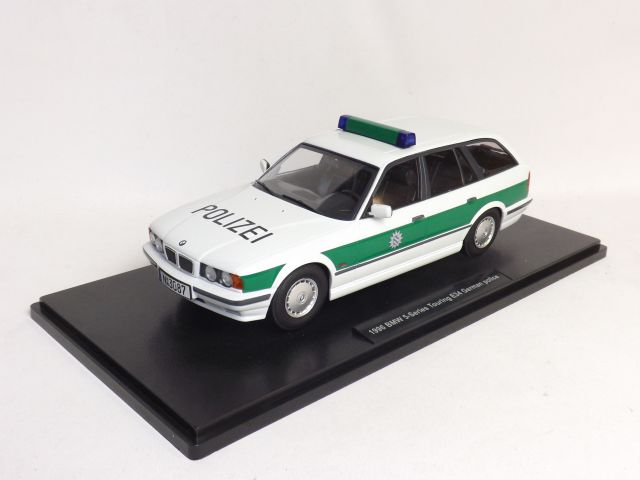 BMW 5 Series E34 Touring Polizei 1:18