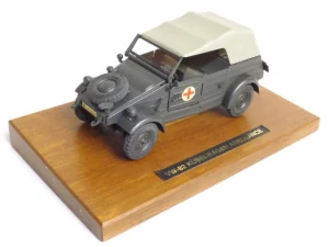 VW 82 Kubelwagen Ambulance 1:24