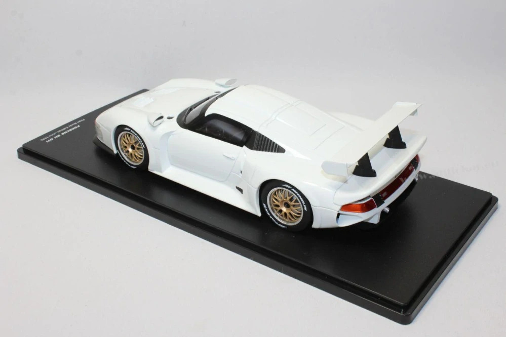 Porsche 911 GT1 PLAIN BODY VERSION 1996 1:18