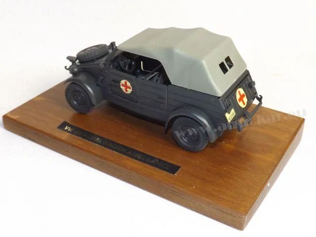 VW 82 Kubelwagen Ambulance 1:24